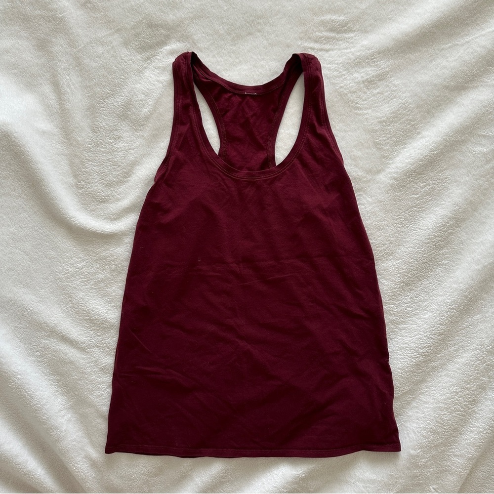 LULULEMON RACERBACK TANK WOMENS SIZE 6 IN MAROON